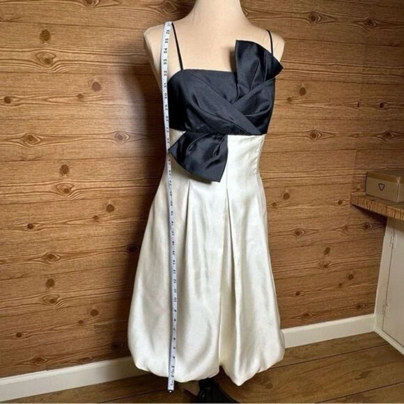 JS Collection - Picture 3 of 7